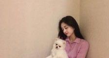 《大唐女法医》女主周洁琼个人资料,大唐女法医周洁琼粉紫色上衣紧身裤写真