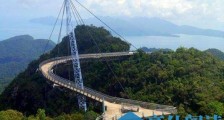 世界最高的观光桥马来西亚天空之桥 整个桥被“吊”在海拔687米高空