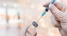 钟南山预计新冠疫苗上市时间 称中国不比美国差太久_钟南山疫苗预计时间