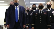 特朗普公开戴口罩，他是真的害怕了吗？