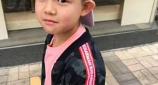 胡可晒安吉帅气街拍调侃老公沙溢很“高傲”