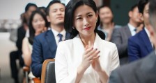 精英律师栗娜和父亲的结果怎样 父女关系最后缓和了吗