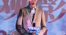 张译被女粉丝飞扑是什么情况 张译在攀登者里演谁