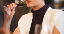 《举案姹紫齐眉嫣红》热拍都市女性的婚恋教科书