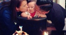 胡杏儿夫妇晒儿子正脸照,萌娃颜值超高,肉嘟嘟小脸都被亲变形了