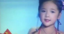 徐娇9岁扮演星爷儿子观众以为男孩子,如今徐娇长得貌美如花美人如画