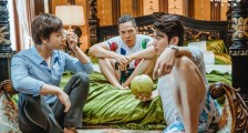 戏里戏外都好笑,开心麻花《李茶的姑妈》曝“忍不住的笑”特辑