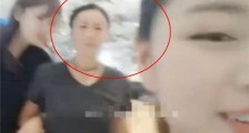 那英遭网红偷拍什么情况 抬腿一脚怒斥“别拍我”