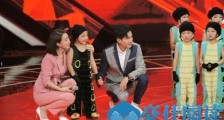 刘恺威离婚后首度公开亮相 跳绳玩的很开心丝毫不受离婚影响!