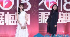 两代令妃同台是什么样子 一个清新淡雅一个气场十足!
