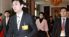 王思聪身旁不缺女网红,和陈雅婷分手后,王思聪带新欢甜仇买房