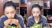 关晓彤同款生菜卷香菜 网友感叹果然瘦不是没有理由的