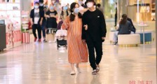 GAI妻子怀孕 王斯然挺孕肚买菜夫妻俩合体真人秀