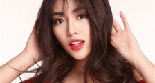 余薇薇圣诞写真大片曝光图 余薇薇资料被揭身材曼妙吸睛