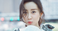 被P图被结婚后舒畅终于感情生花,与中年男子饭后携手走进酒店