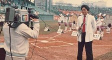 他春晚走红,50岁恋上17岁少女引争议,临死前还证明了女子是真爱