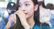 吴宣仪行李箱丢失 连发12个流泪表情被私生饭偷走了?