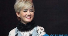 范晓萱耳洞事件 范晓萱打耳洞失明是真的吗为什么会