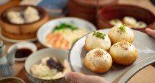 985、211毕业生,卖起了生煎夹馍