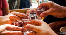 人在职场,我没逃过酒局暴力