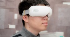 倍轻松眼部按摩器iSee J plus评测:噱头十足却难逃鸡肋体验 | 钛极客