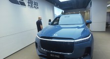 双重上市之后,理想还能以一款车型打天下吗?