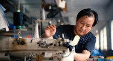 从8台缝纫机到冲刺“亿元梦”,打工妹借阿里新外贸“人生逆袭”