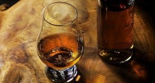 股价大跌后 茅台又有新动作 欲推葡萄酒上市谋破局?
