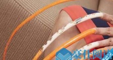 世界上双手指甲最长的女人 长576厘米23年未剪