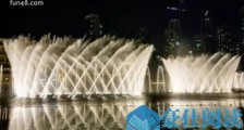 世界上最大的喷泉 迪拜喷泉喷射2.2万加仑的水