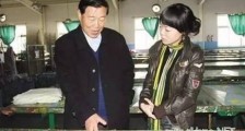 退休才创业,2000块摆地摊起家,如今年销售20亿