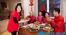 老人过年礼物送什么好?如何选择礼物?