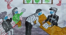 新疆67岁乡村“梵高奶奶”作画 加油抗疫一线民警