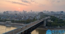 见证武汉开城!4月8日直击武汉解封灯光秀 武汉封城史回顾