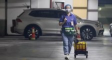 一个上海阿姨带火了超市最隐秘的职业,给我上了最好的一课!