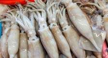 武汉华南海鲜老板现状 他是美国人吗?