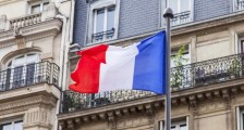 法国疫情最严重的2个地区 该国是怎样控制疫情的?
