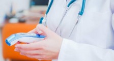 美国最新确诊人数累计超过200万 死亡人数超11万_美国最新确诊人数