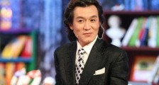 2018年,李咏做完最后一次化疗,握着哈文的手:别把我的遗体送回国