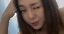 苍井空平安夜晒祝福照片, 网友贴心问候: 您没穿衣服, 不冷吗?