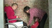 婆婆照顾植物儿媳5年现奇迹怎么回事?植物人儿媳如今生活能自理