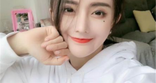 古阿扎晒浴室照,摄影师的位置曝光,粉丝羡慕了:我也可以当