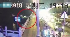 女子被推进邕江怎么回事 惊险事件全过程曝光她已脱险【图】
