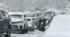 游客被困折多山 十一出行突遇暴雪现场危情及照片曝光【图】